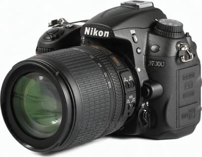 D7000